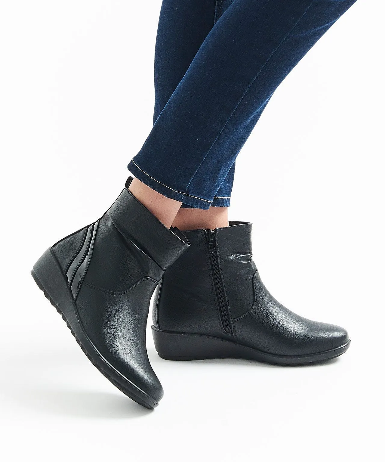 Cushion-walk Ankle Boots